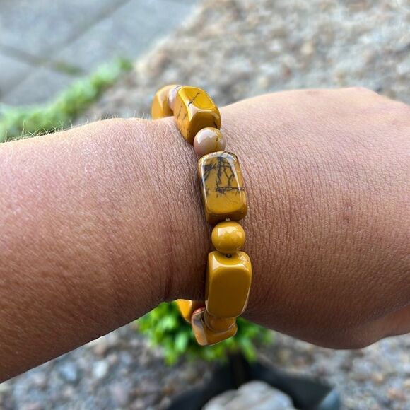 NIB Kennedy Range Mookaite Stone Beaded Stretch Bracelet - Picture 2 of 4